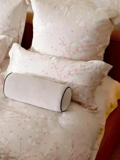 Katoensatijnen dekbedovertrek Sakura met bloemenprint