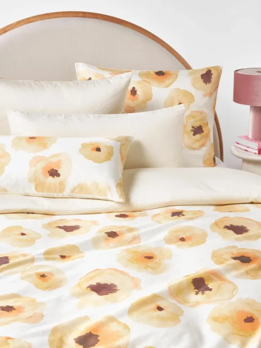 Katoensatijnen kussenhoes Fiorella met bloemenprint