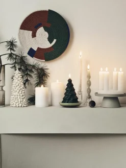 Kerstkaars Pinus in de vorm van een dennenboom