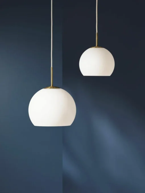 Kleine bolvormige hanglamp Ball, in verschillende formaten