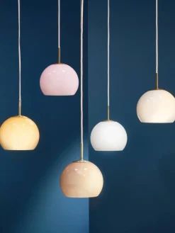 Kleine bolvormige hanglamp Ball, in verschillende formaten