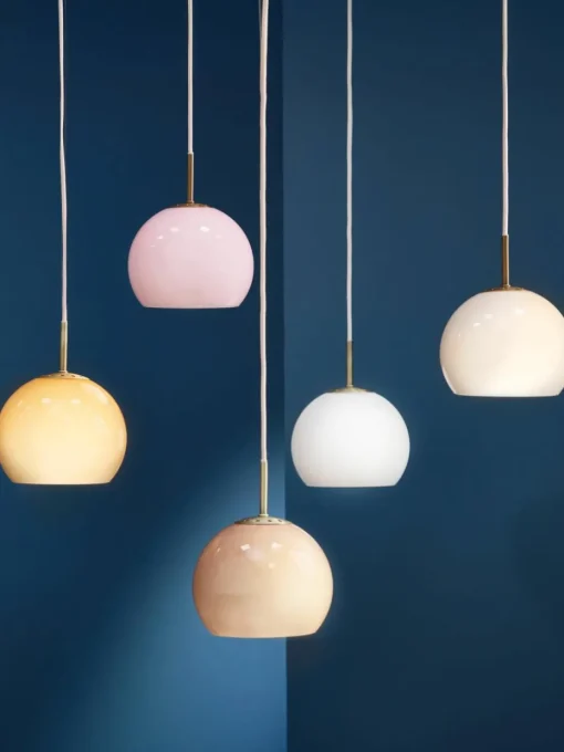 Kleine bolvormige hanglamp Ball, in verschillende formaten