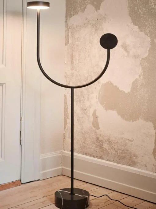 Kleine LED vloerlamp Grasil van marmer