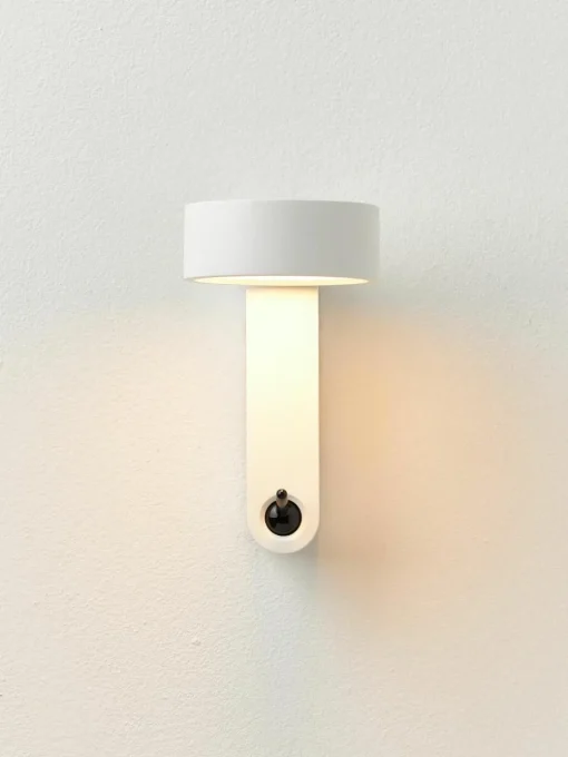 Kleine LED wandlamp Toggle met verstelbare lampenkap