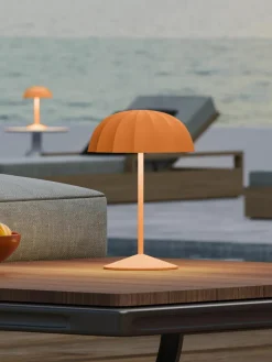 Kleine mobiele LED outdoor tafellamp Ombrellino, dimbaar