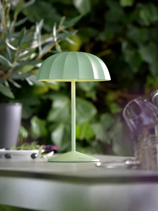 Kleine mobiele LED outdoor tafellamp Ombrellino, dimbaar