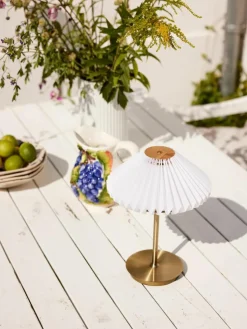 Kleine mobiele LED tafellamp Paris To Go, dimbaar