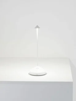 Kleine mobiele LED tafellamp Pina, dimbaar