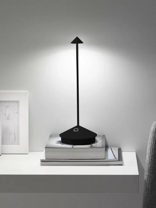 Kleine mobiele LED tafellamp Pina, dimbaar
