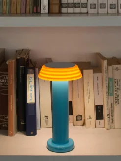 Kleine mobiele LED tafellamp PL1, dimbaar