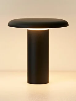 Kleine mobiele LED tafellamp Takku, dimbaar