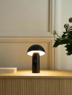 Kleine mobiele LED tafellamp Svamp, dimbaar