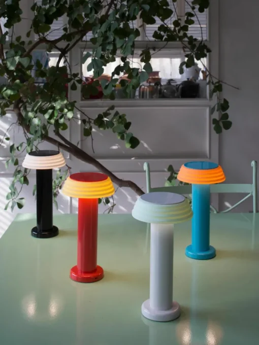 Kleine mobiele LED tafellamp PL1, dimbaar