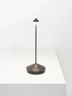 Kleine mobiele LED tafellamp Pina, dimbaar