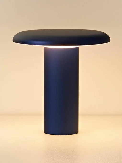 Kleine mobiele LED tafellamp Takku, dimbaar