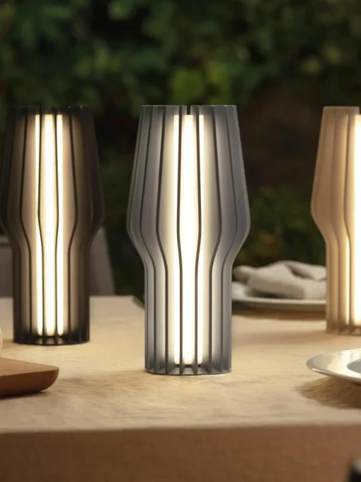 Kleine mobiele LED tafellamp Radiant, dimbaar