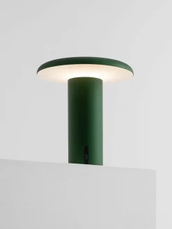 Kleine mobiele LED tafellamp Takku, dimbaar