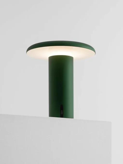Kleine mobiele LED tafellamp Takku, dimbaar