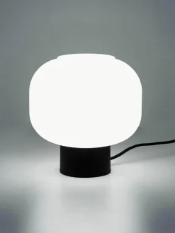 Kleine tafellamp Charles van opaalglas