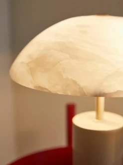 Kleine tafellamp Essi van albast