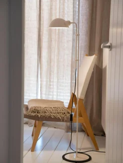 Kleine vloerlamp Funiculí met verstelbare lampenkap