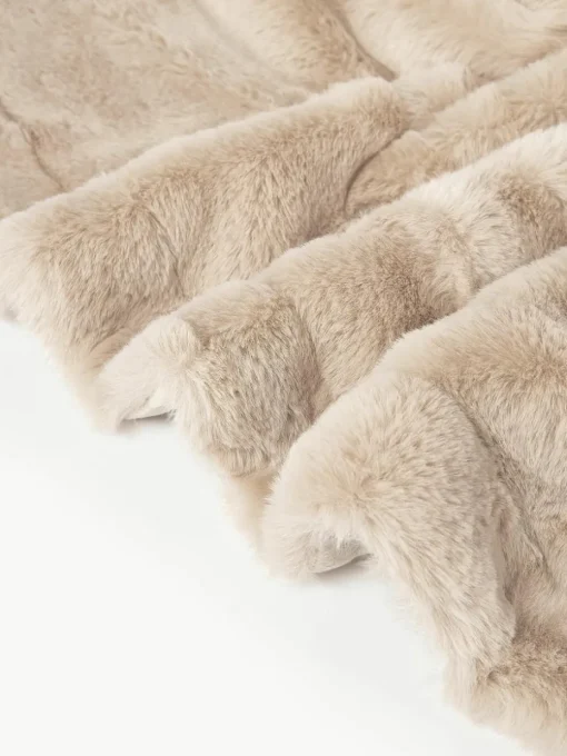 Knuffeldeken Mette van imitatiebont