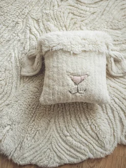 Knuffelkussen Sheep van wol