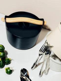 Kookpan Sarpaneva met anti-aanbaklaag