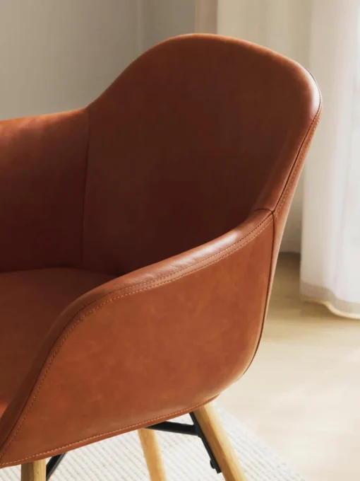 Kunstleren fauteuil Fiji met smalle zitvlak