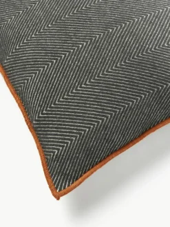 Kussenhoes Agatha met visgraatpatroon