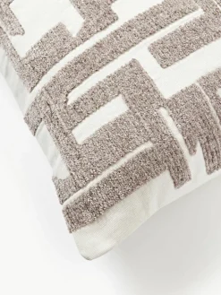 Kussenhoes Fran met chenille borduurwerk