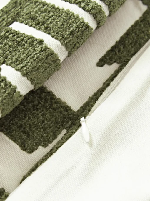 Kussenhoes Fran met chenille borduurwerk