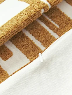 Kussenhoes Fran met chenille borduurwerk