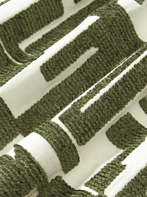 Kussenhoes Fran met chenille borduurwerk