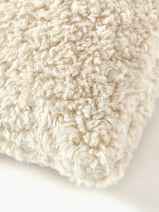 Lang decoratief kussen Dotty van teddy stof
