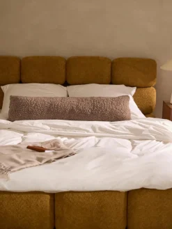 Lang decoratief kussen Dotty van teddy stof