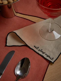 Linnen cocktailservetten Cosmo met borduursel, 4 stuks