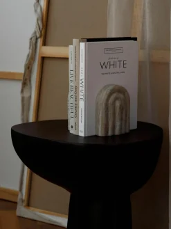 Marmeren boekensteunen Malie, 2 stuks