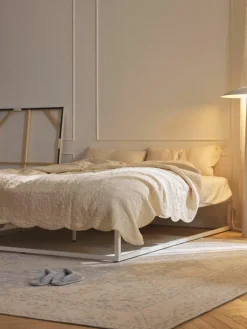 Metalen bed Neptun