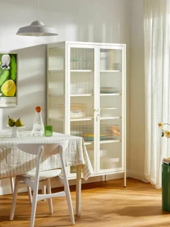 Metalen vitrinekast The Collector met geribbeld glas