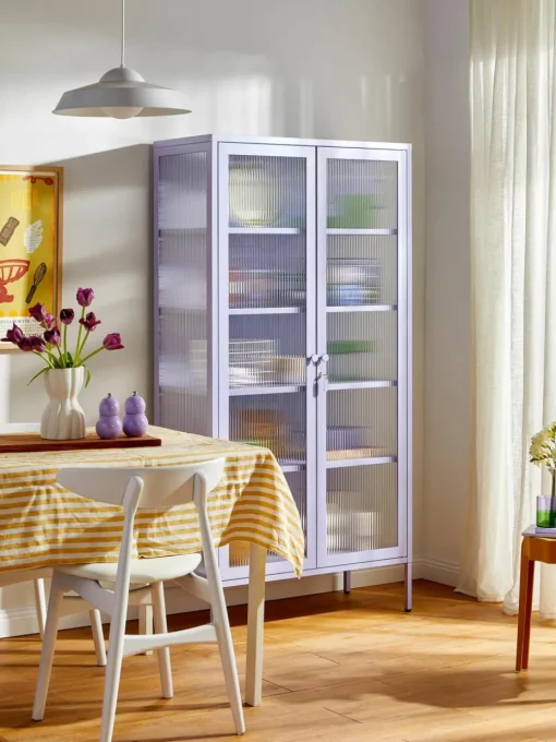Metalen vitrinekast The Collector met geribbeld glas