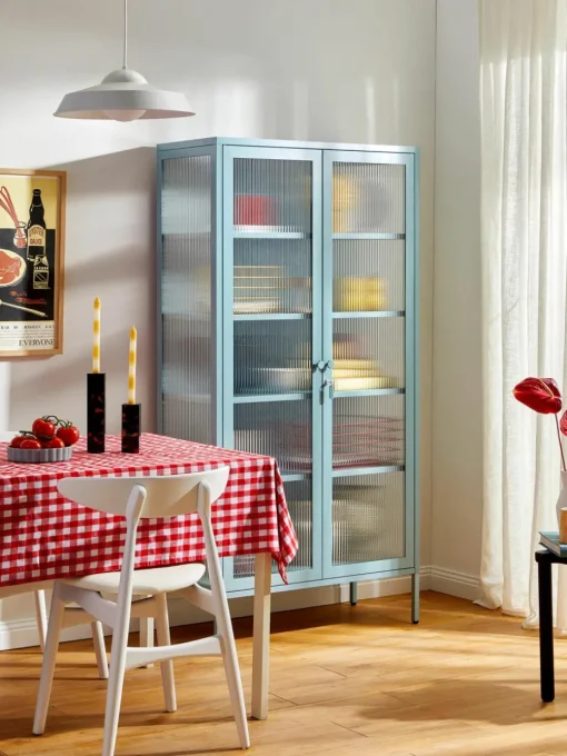 Metalen vitrinekast The Collector met geribbeld glas