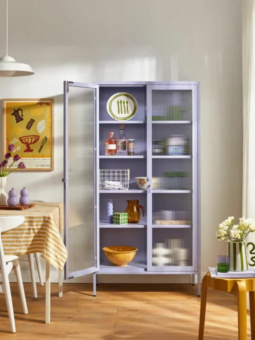 Metalen vitrinekast The Collector met geribbeld glas
