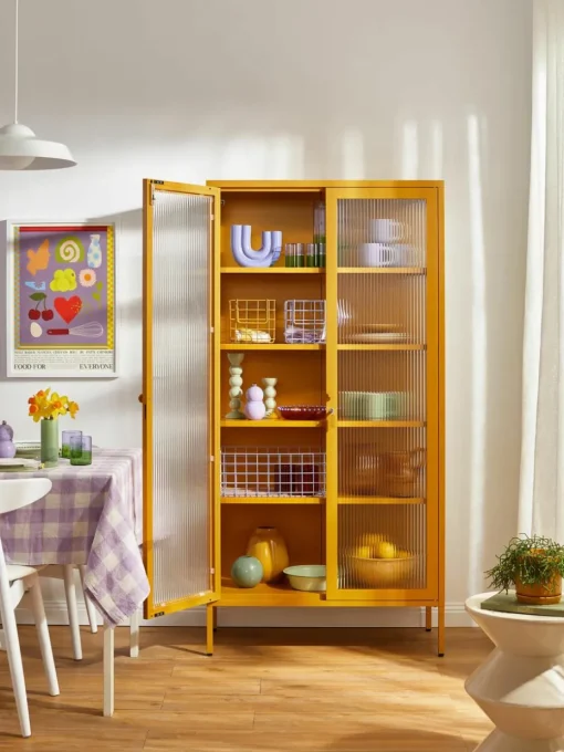 Metalen vitrinekast The Collector met geribbeld glas