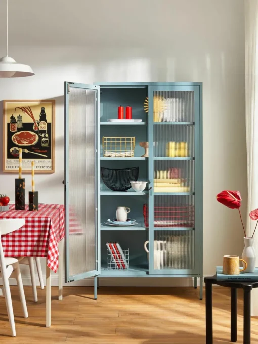 Metalen vitrinekast The Collector met geribbeld glas