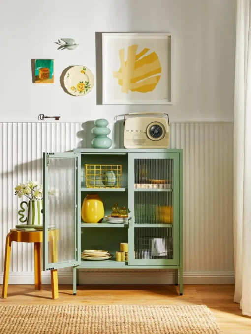Metalen vitrinekast The Mixer met geribbeld glas