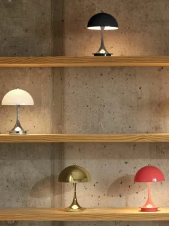 Mobiele dimbare LED tafellamp Panthella, H 24 cm