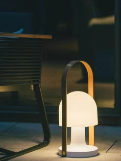 Mobiele LED tafellamp FollowMe Plus met verstelbare lampenkap, dimbaar