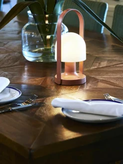 Mobiele LED tafellamp FollowMe met verstelbare lampenkap, dimbaar