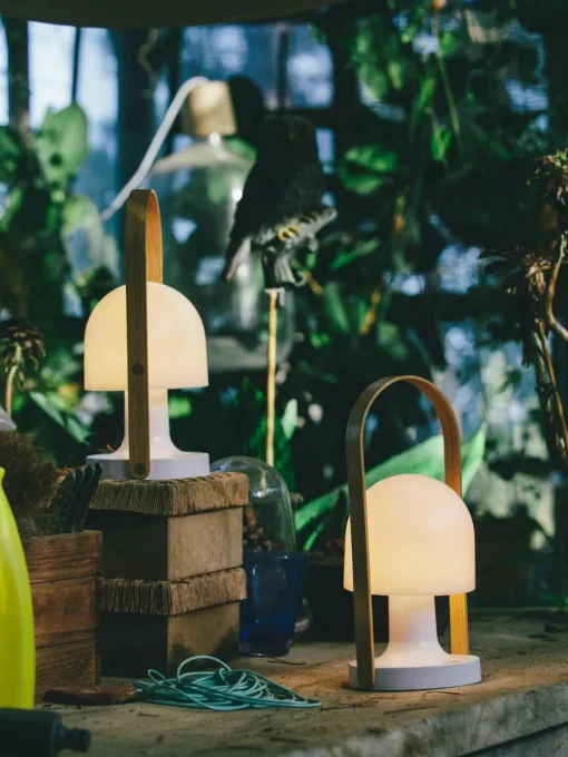 Mobiele LED tafellamp FollowMe met verstelbare lampenkap, dimbaar